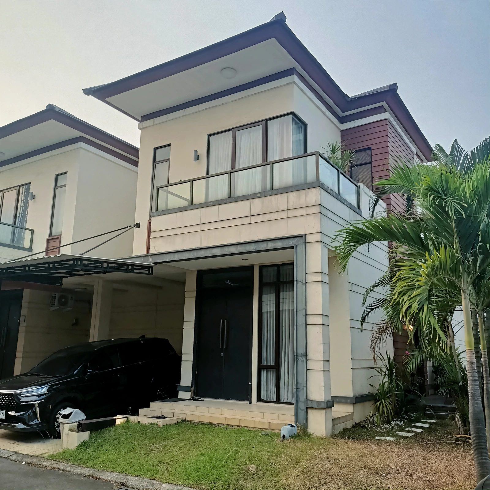 Rumah 2 Lantai di Suvarna Sutera